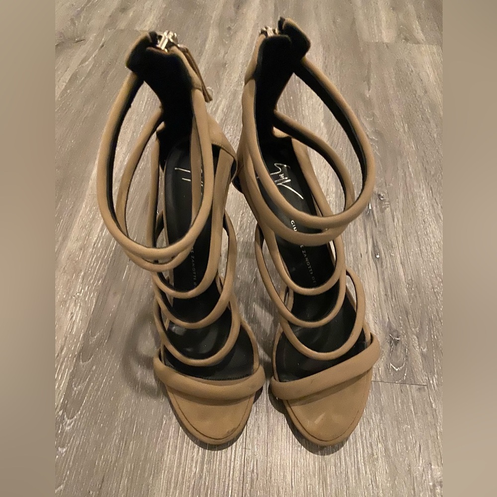 Womens Giuseppe